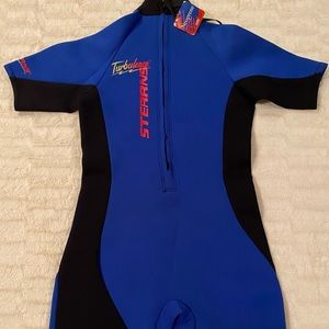 UNISEX NWT STEARNS NEOPRENE WETSUIT W 3/4 SLEEVE & LEGS. Never used, SIZE MED